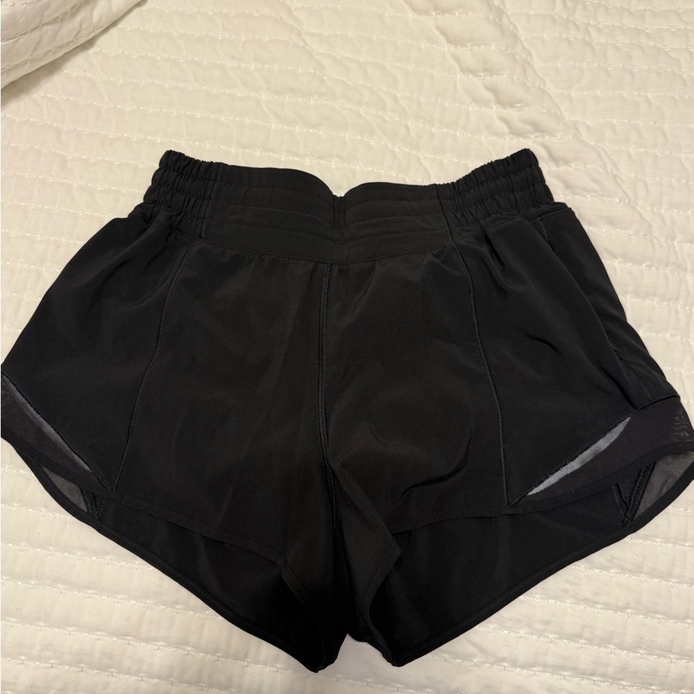 lululemon Hotty Hot Short 2.5’